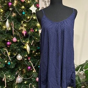 *FOREVER 21* Navy x Red Polka Dot Top Size Medium